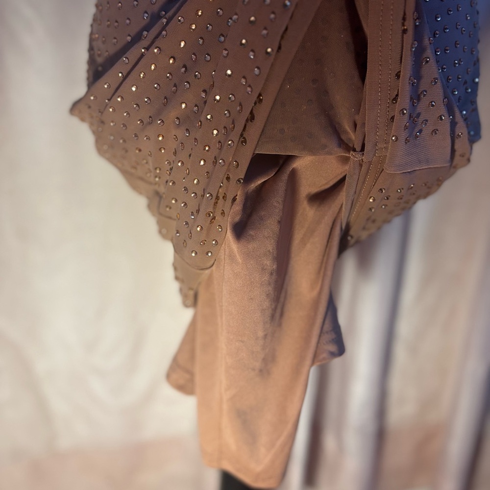 Sexy Nude Dress with rhinestones! Perfect condition, stretchy and fitted!🤎 - Picture 9 of 11